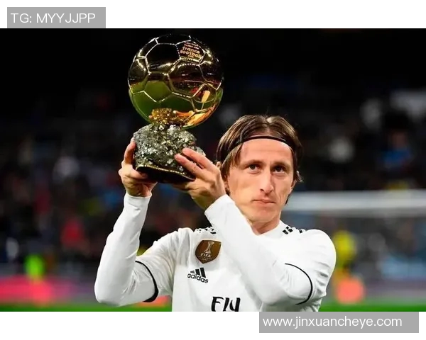 战术剖析：莫德里奇如何凭借独特视野和节奏感掌控中场比赛